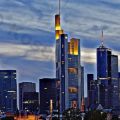 Mainufer sicht auf die Skyline
